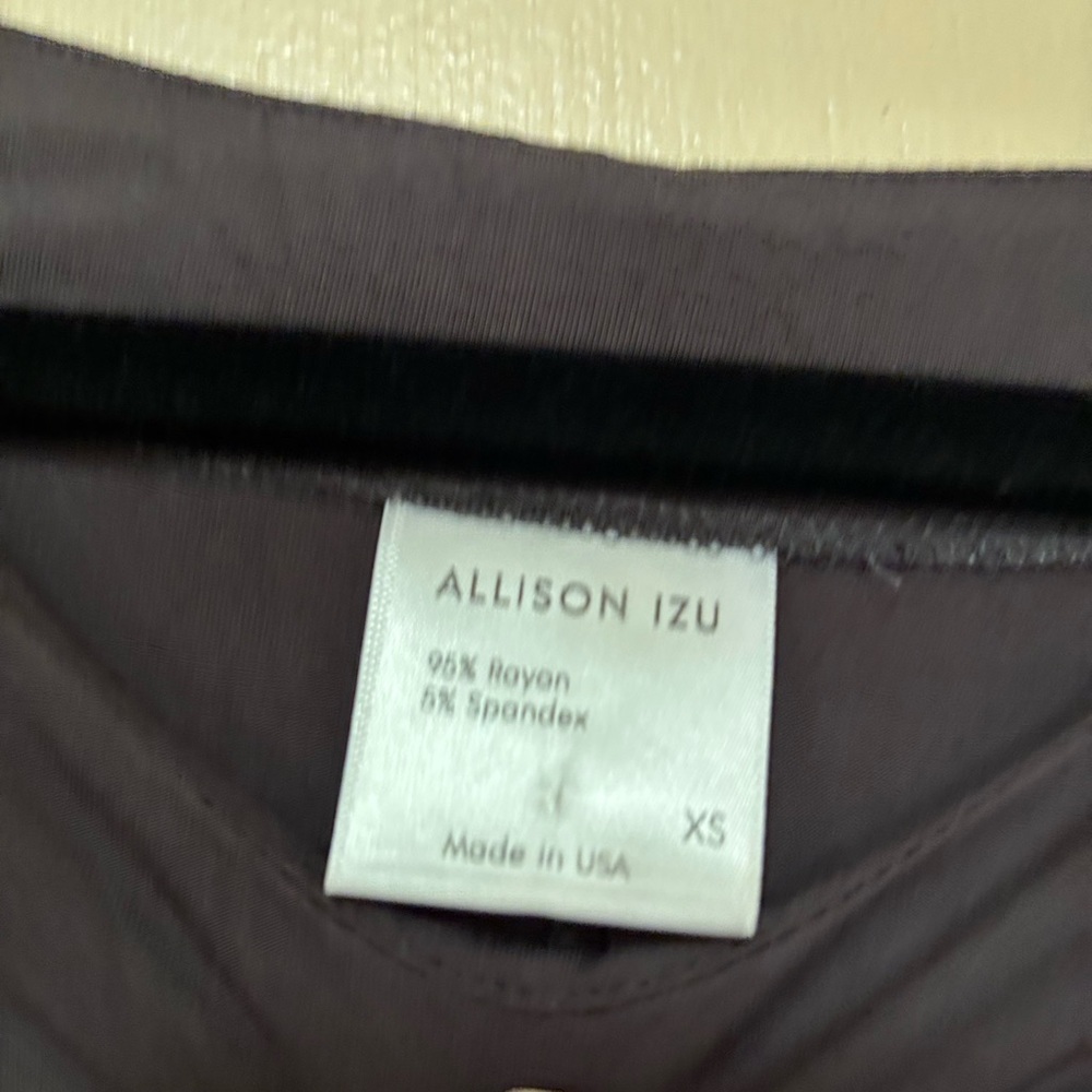 Allison Izu Top - Picture 3 of 3